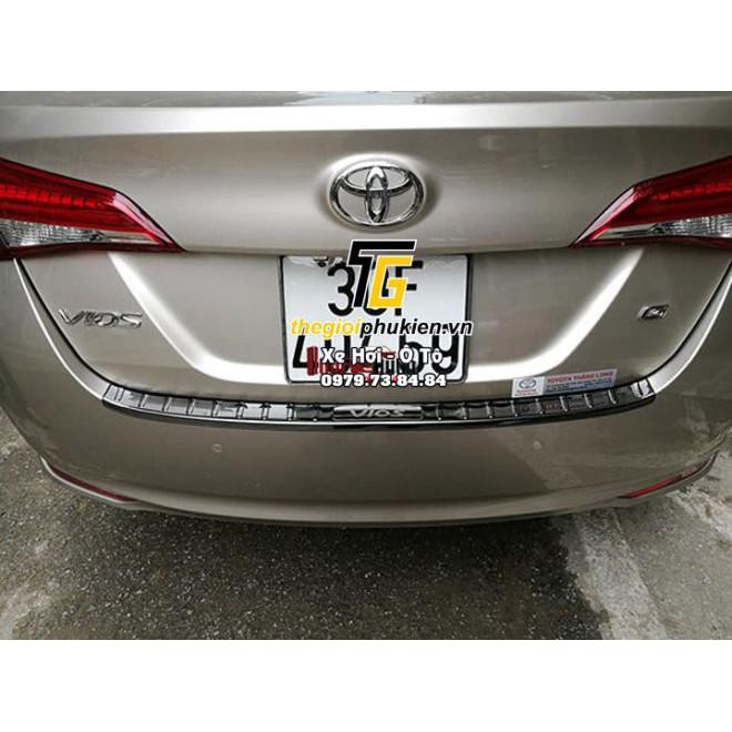 Combo ỐP BẬC CỐP VÀ BẬC CỬA xe Toyota Vios 2019 vân Titan
