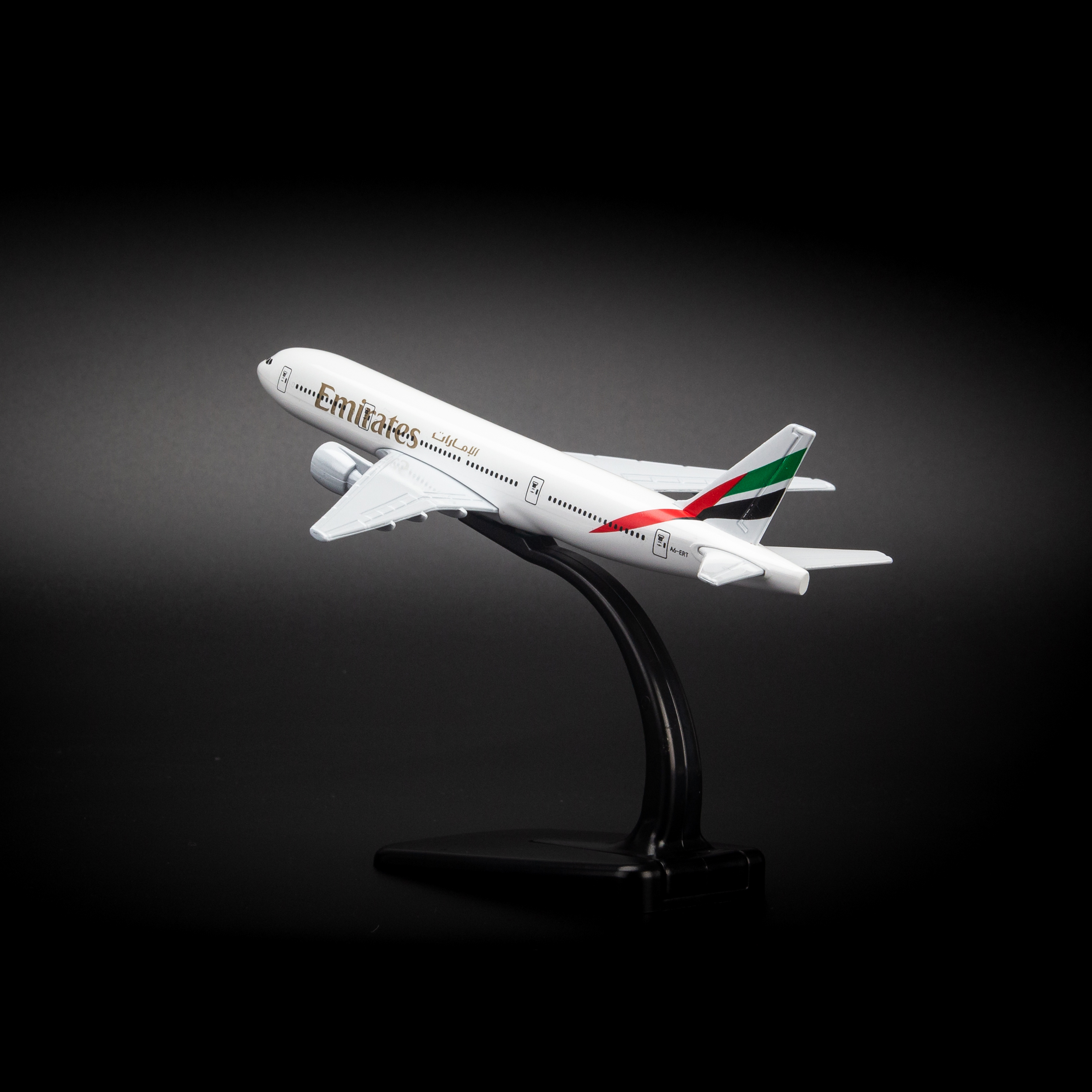 Mô hình máy bay Emirates Airlines 16cm MBMHS16