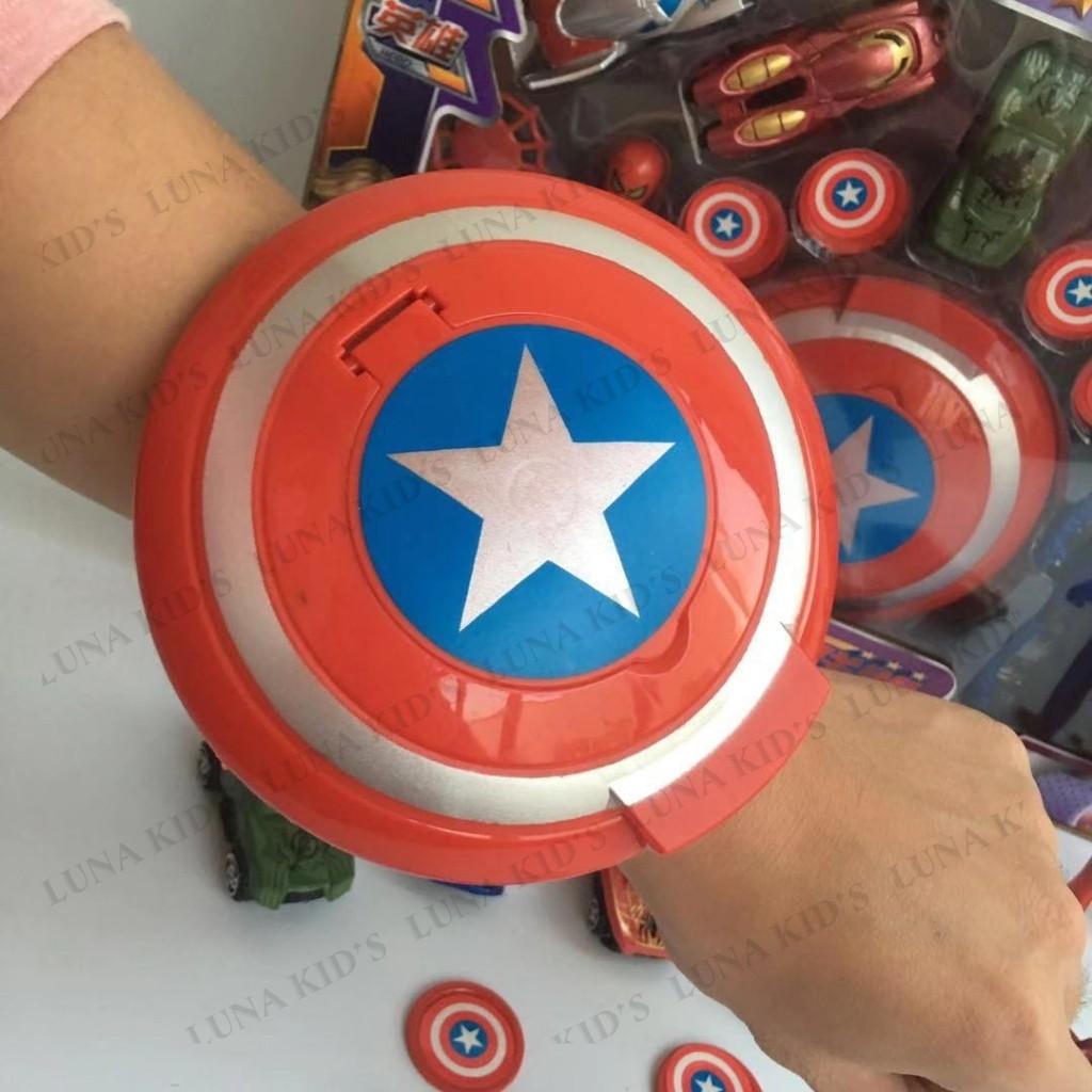 Mô Hình Siêu Nhân Bộ Đồ Chơi Người Nhện Và Captain American Có Khiên Và 5 Ô Tô Bánh Đà Luna Kid's