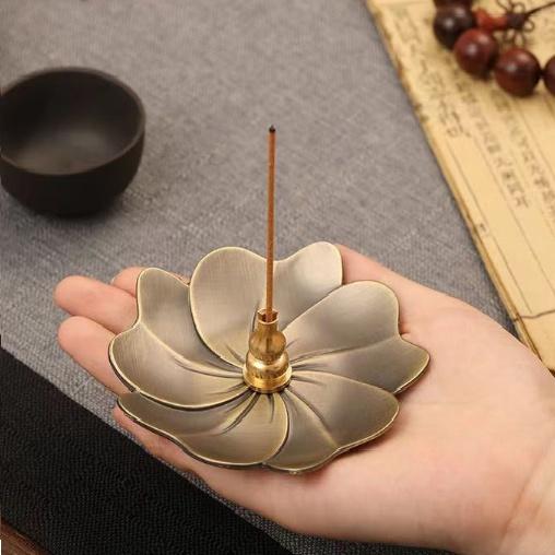 Khay dĩa HỨNG cắm nhang cây, nhang vòng HOA ĐỒNG 9.5cm - Tặng Đế Cắm Nhang Đồng Nhỏ