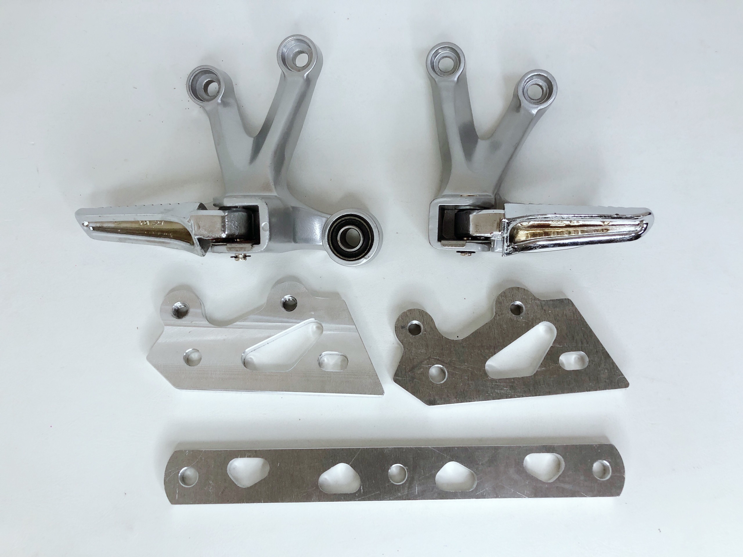 Gác chân kiểu raider gắn cho dòng xe Ex150 - Bộ bas và gác chân