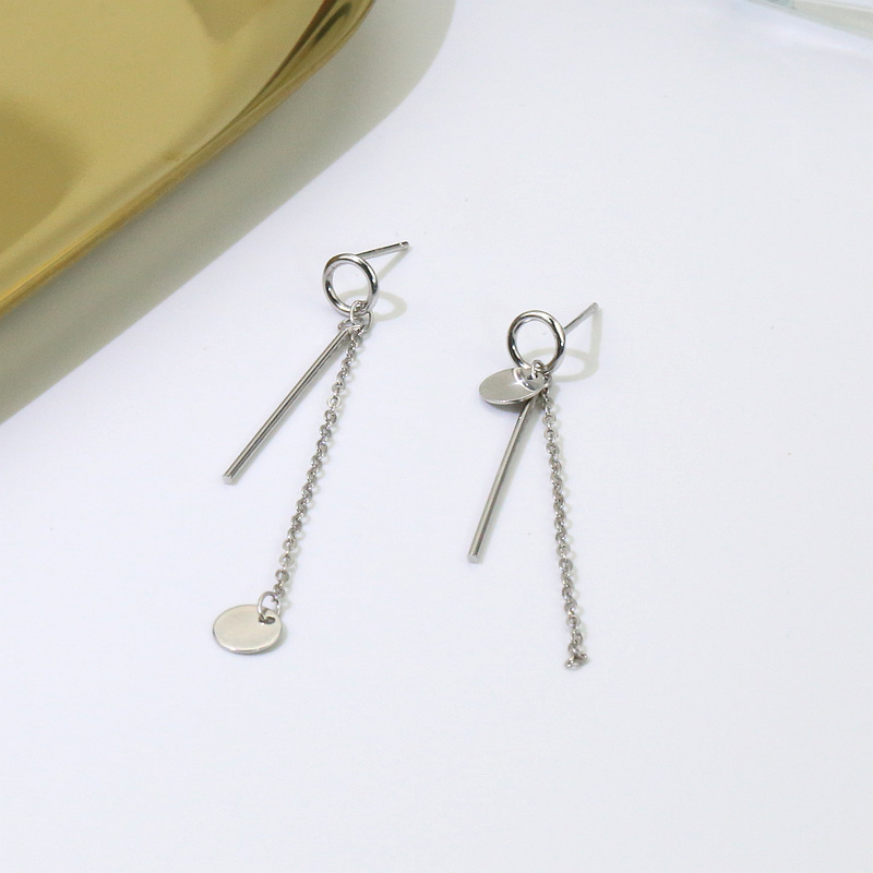 Đôi bông tai thiết kế hình tròn phẳng đầu- cuối không tương ứng