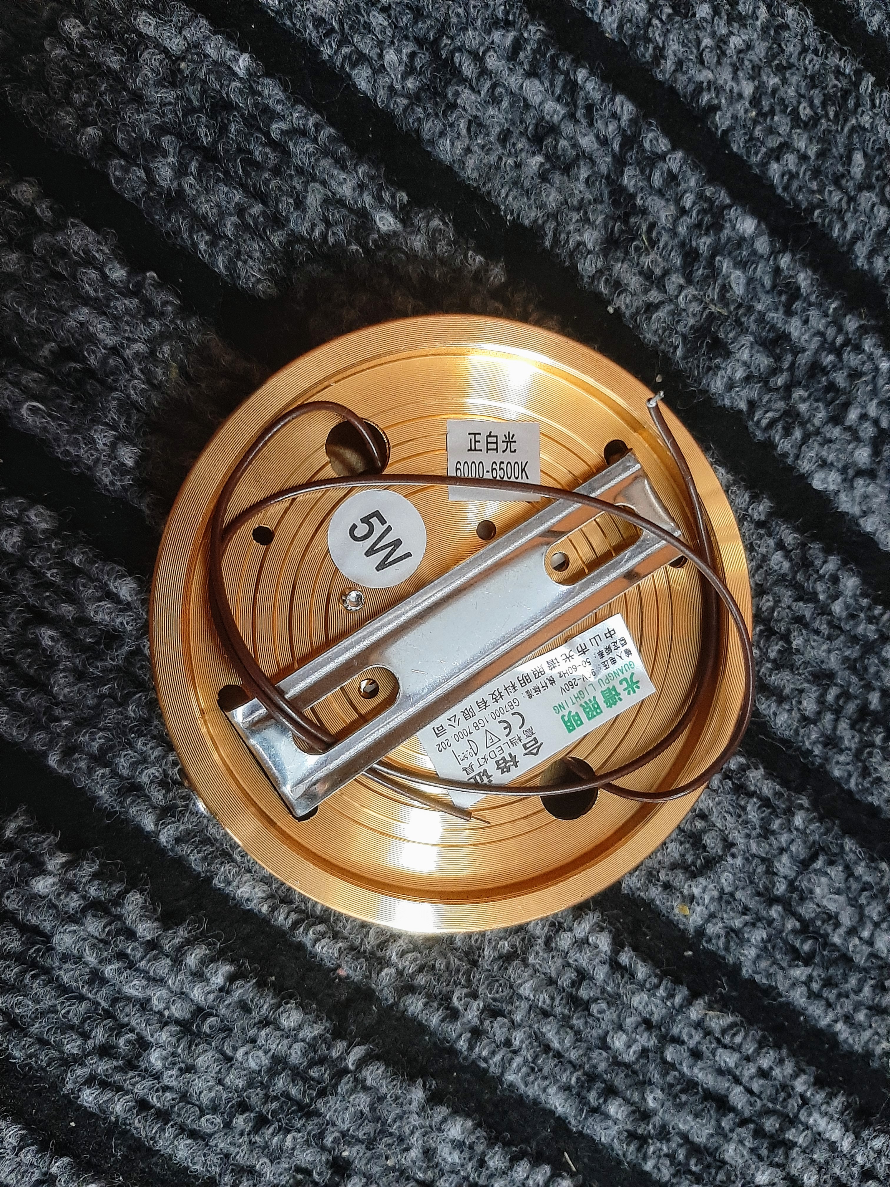 Đèn Led Ốp Nổi Chiếu Sáng Tủ Rượu, Tủ Bếp, Kệ Trưng Bày, Tủ Quần Áo Công Suất 5W Vỏ Vàng