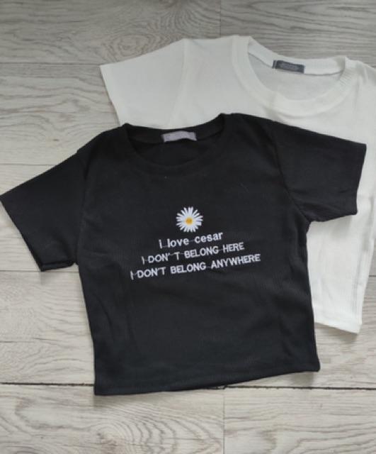 Áo croptop ôm thêu hoa cúc,