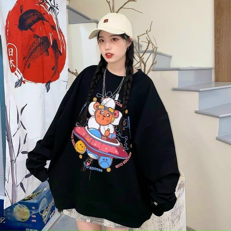 áo hoodie pe không nón chất vải mềm mịn dễ mặc in hình CHÚ CỪU ngồi phi thuyền, from rộng tay phồng, màu đen