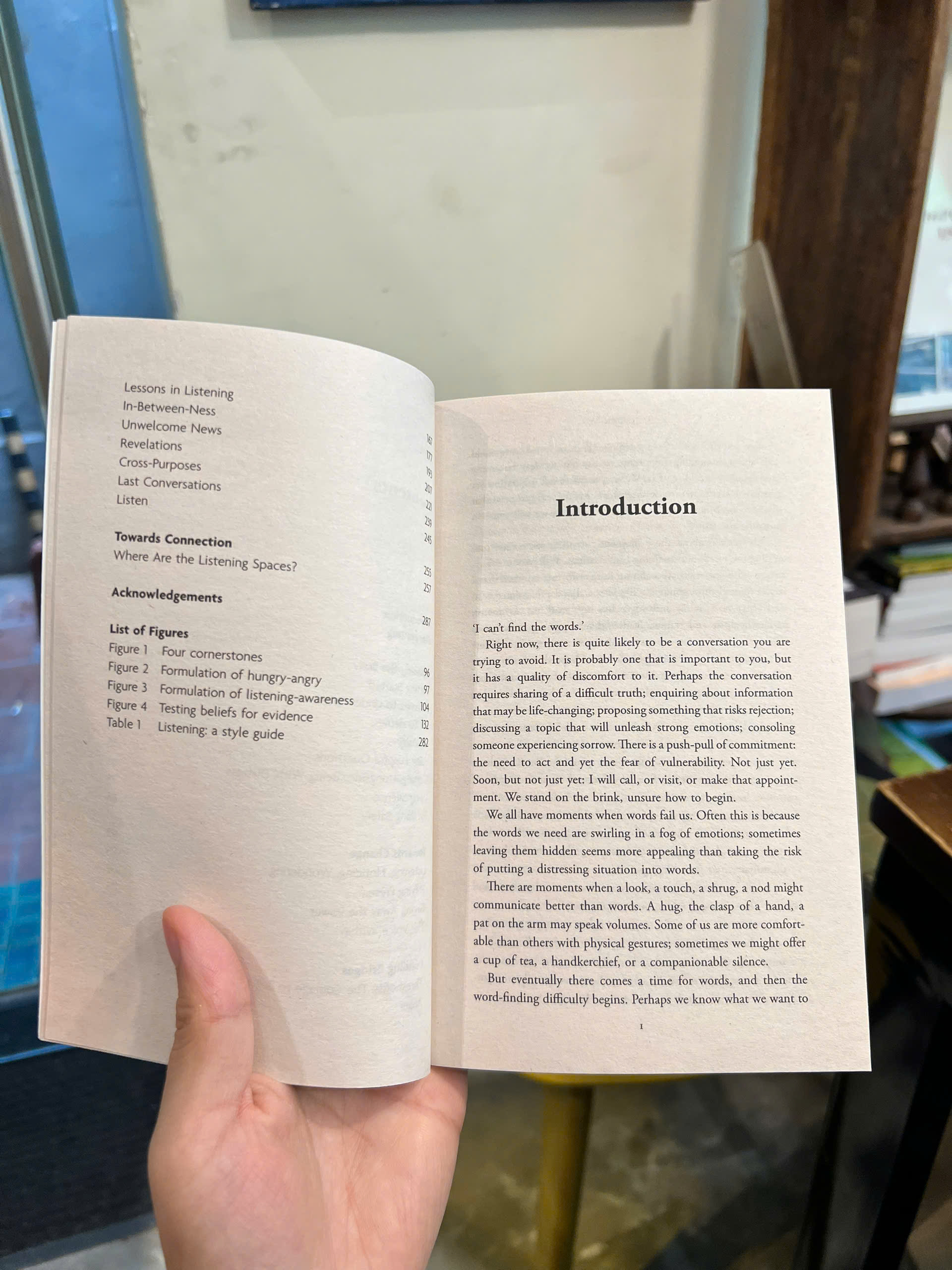 Sách - Listen: How to Find the Words for Tender Conversations | Self Help / Psychology / Ngoại văn