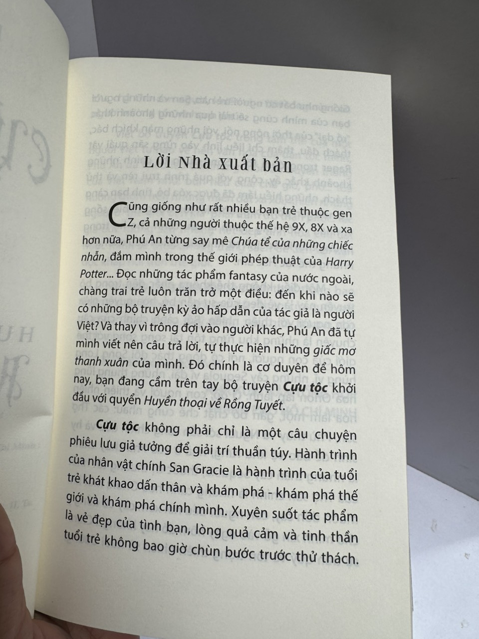 CỰU TỘC: Quyển 1 - Huyền thoại về Rồng Tuyết; Quyển 2 - Hồi tù và cuối cùng - Phú An – Nxb Tổng hợp Tp Hồ Chí Minh