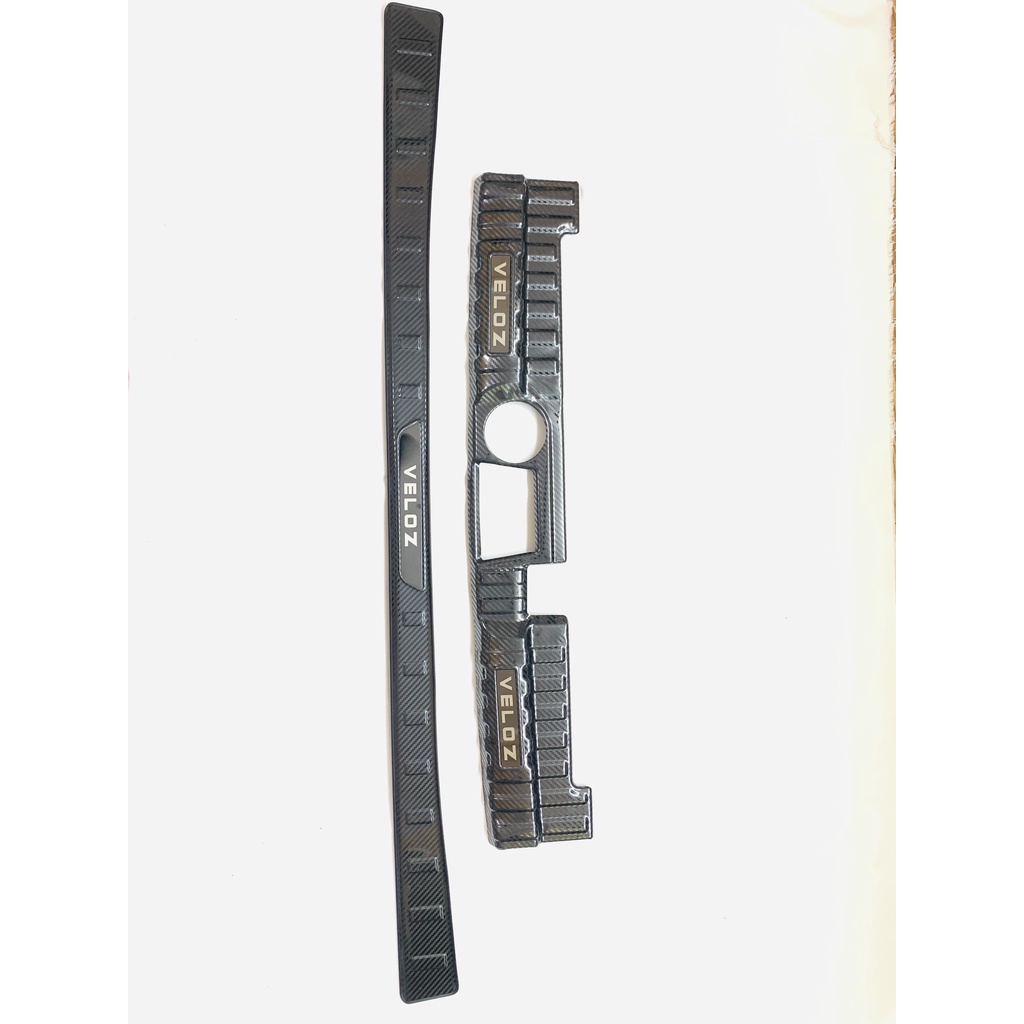 Ốp chống trầy cốp trong, ngoài xe TOYOTA VELOZ 2022-2023 chất liệu CACBON cao cấp