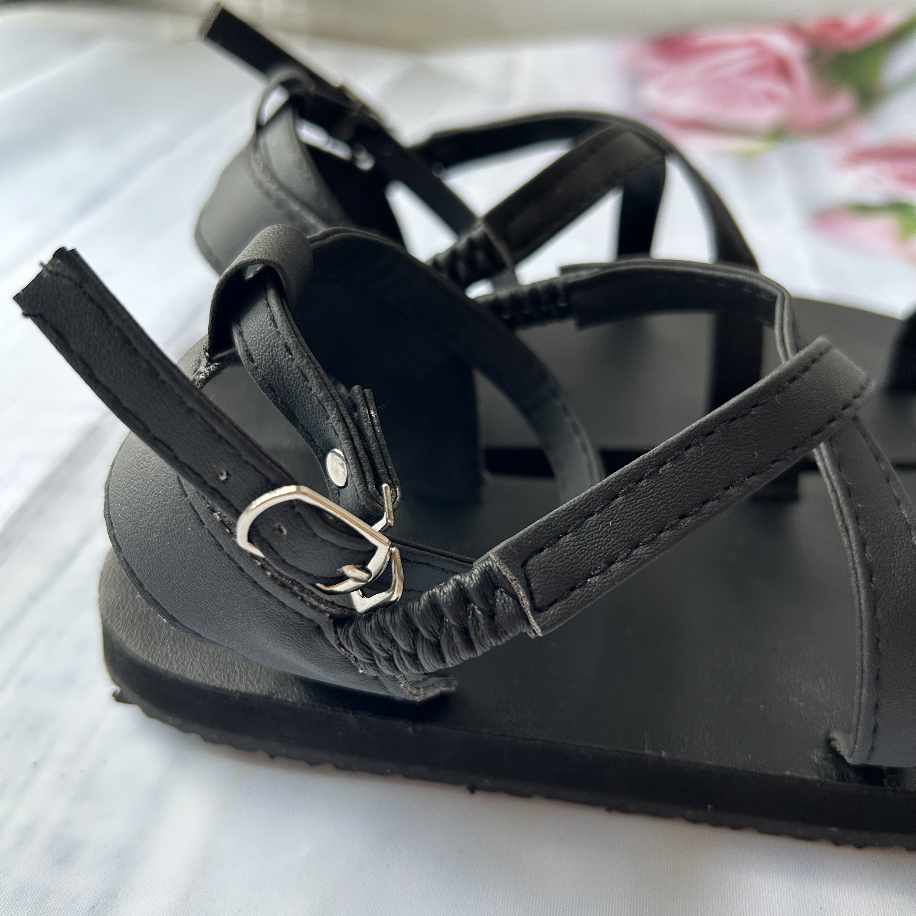 Dép sandal Nữ quai da mềm Đế bệt Cao Su ôm chân LYNA Sandal mã SD01