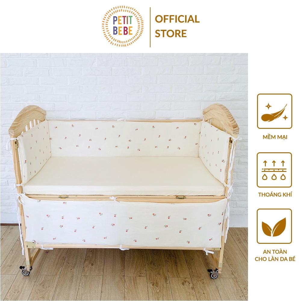 Bộ 4 tấm quây cũi cho bé PETIT BEBE chất liệu muslin họa tiết Tulip êm ái an toàn