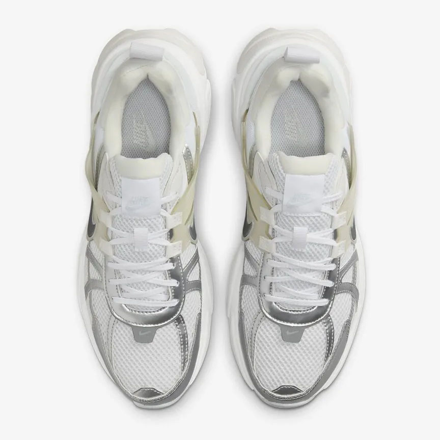 Giày thời trang Nữ W NIKE V2K RUN - WHITE/METALLIC SILVER-PLATINUM TINT - 5.5