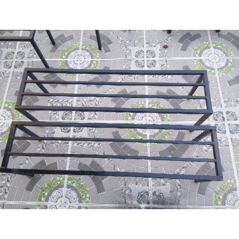 Kệ kê chậu ban công sân thượng: Dài 120cm.Rộng 25cm. Cao 30cm.4 chân. Hộp thép 2*2cm