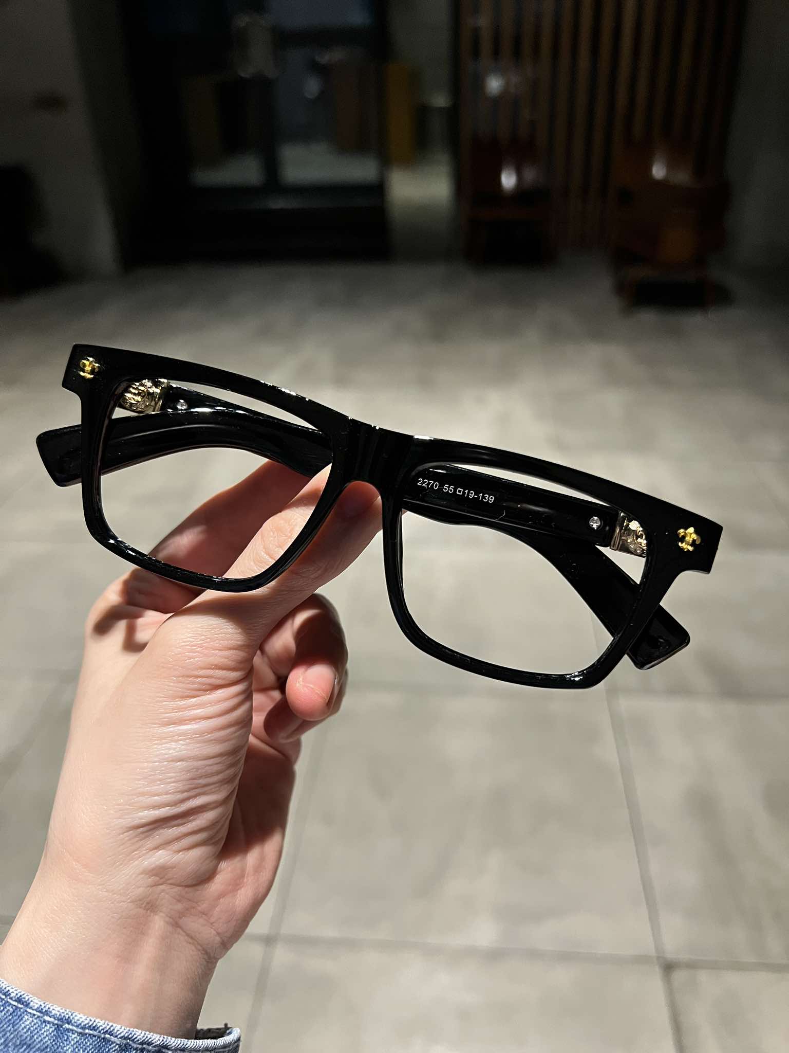 Kính Mắt Vuông Form To Gọng Nhựa Cao Cấp Thời Trang Đẳng Cấp Cho Nam