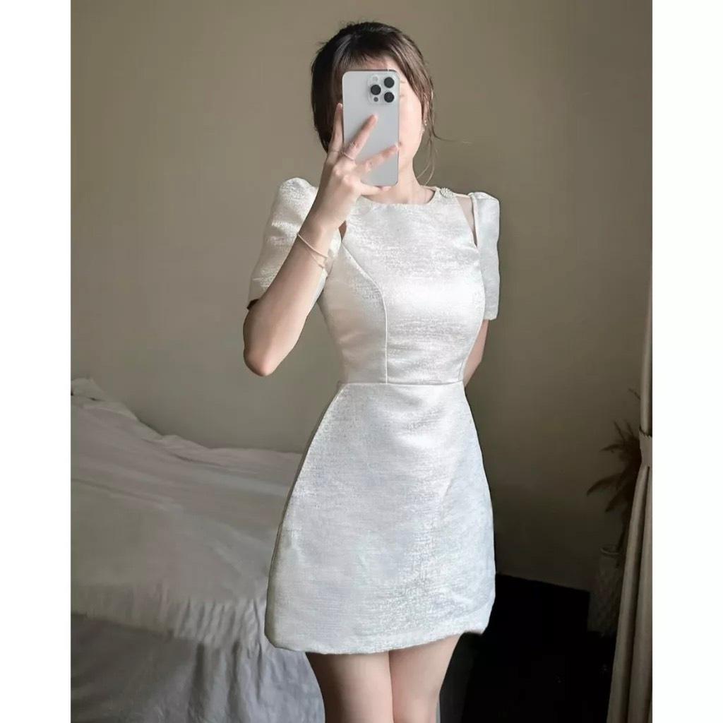 Đầm xòe khoét vai tay phồng kèm tag đá