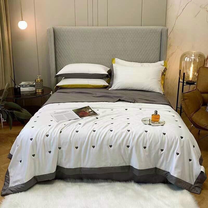 Chăn lụa thêu tim 2mx2m3 hàng nhập