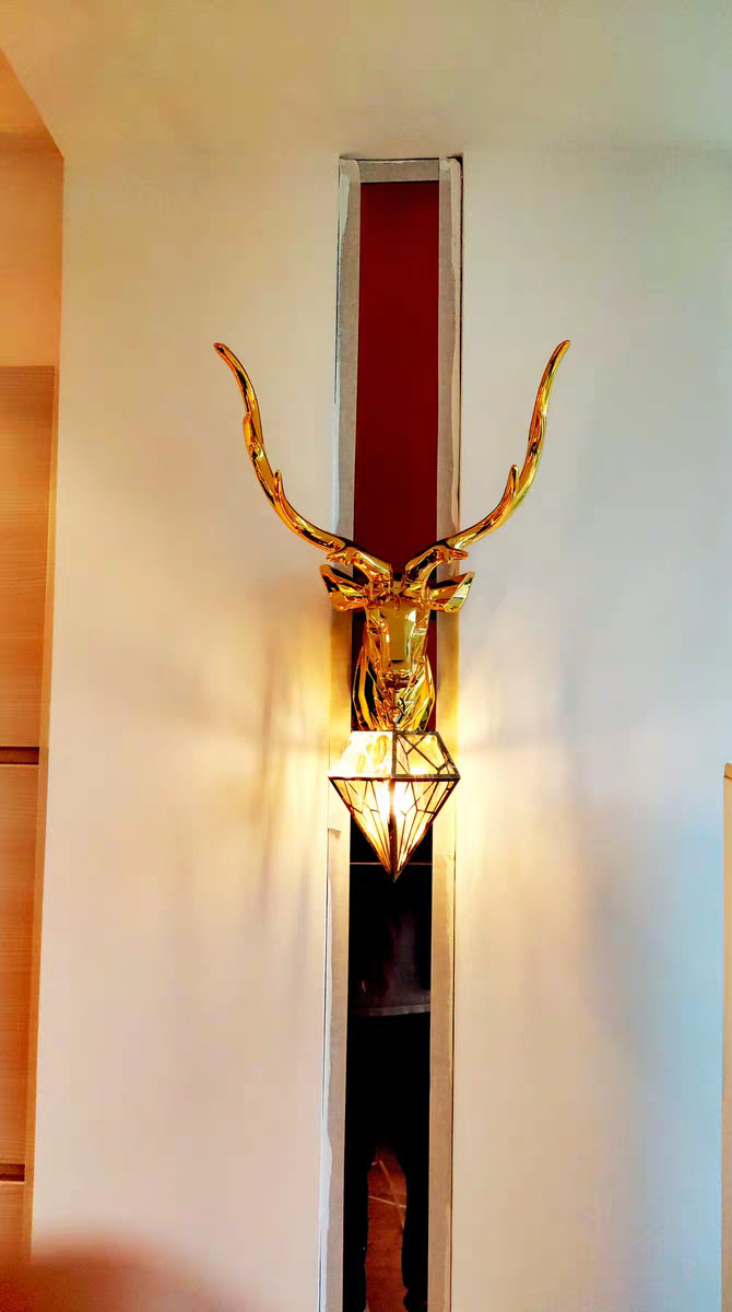 Đèn treo tường trang trí hình đầu hươu vàng TT76