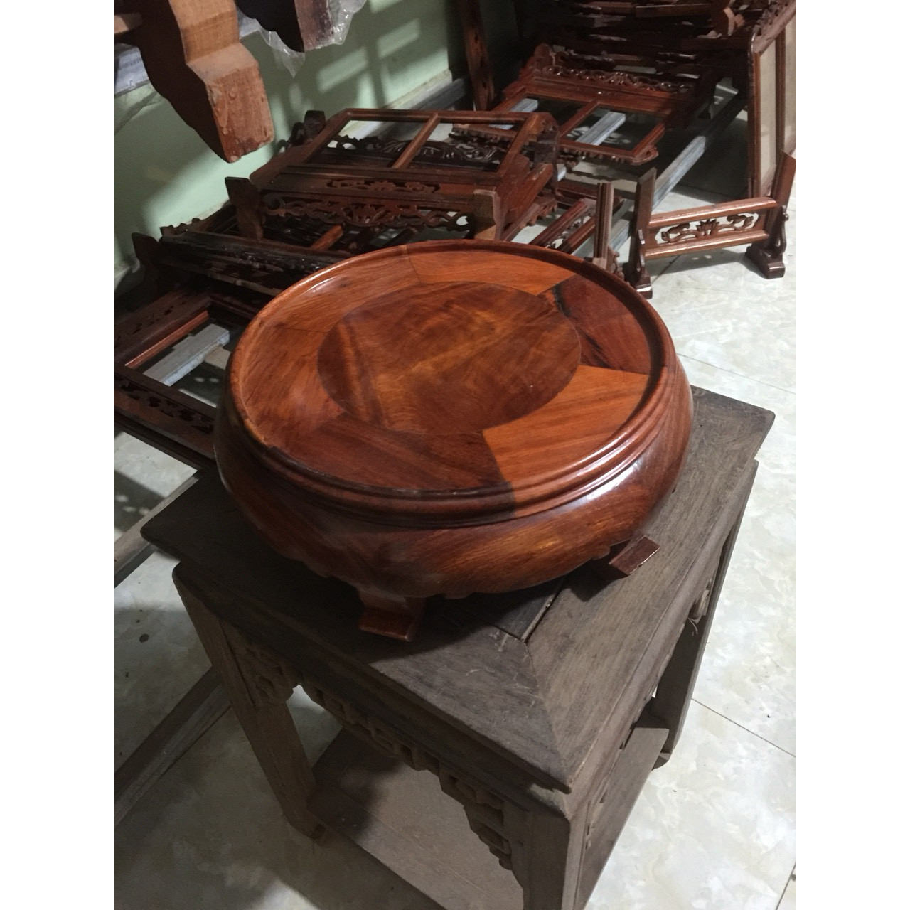 Chân đế kê bình đường kính 22 cm gỗ hương