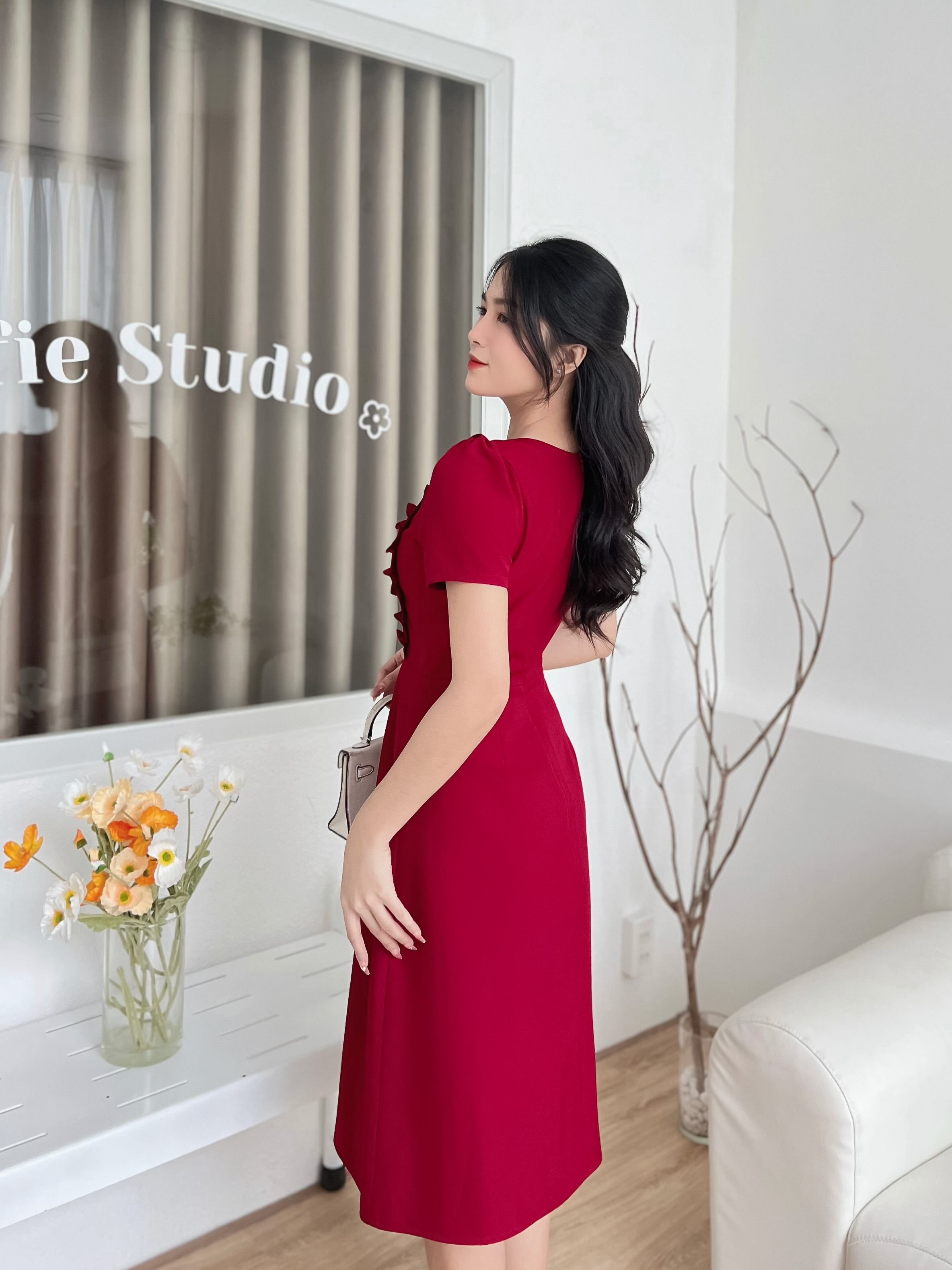 Hình ảnh [HCM] Đầm cổ V xếp ly sang trọng D100 - Lady Fashion