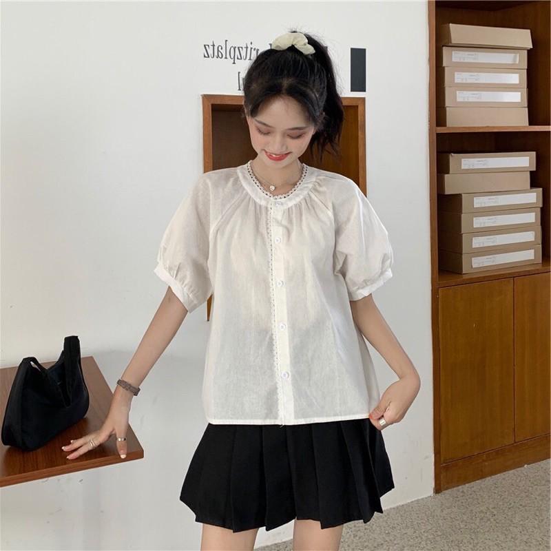 Áo sơ mi trắng cổ tròn viền ren