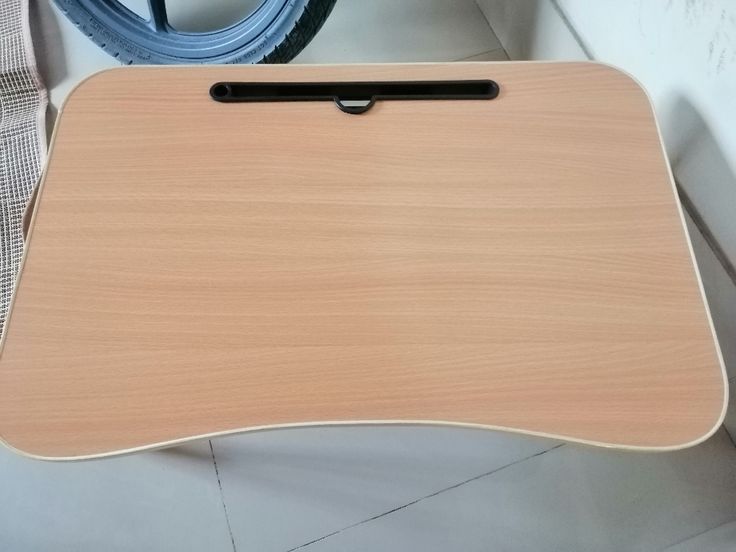 Bàn học gấp gọn mặt gỗ chân nhựa - giao màu ngẫu nhiên