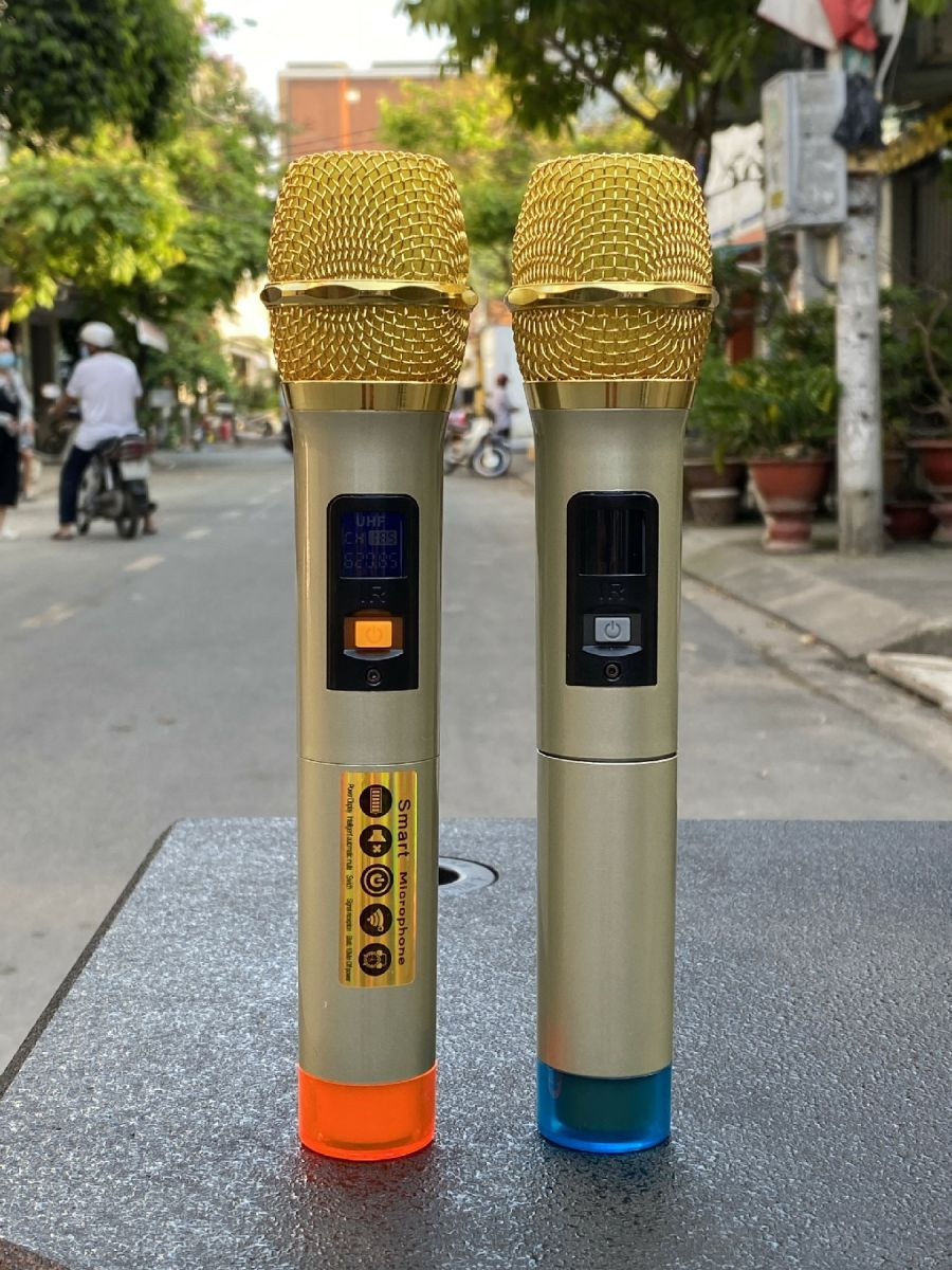 Loa kéo di động MTMax BK22 - Dàn karaoke ngoài trời bass 4 tấc đôi ngang, 2 treble - Loa khủng long công suất cực lớn đến 6000W - Kèm 2 micro không dây UHF -Đầy đủ kết nối Bluetooth, AV, USB, SD card, TWS