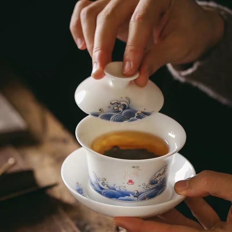 Chén trà có nắp cổ trang có sẵn