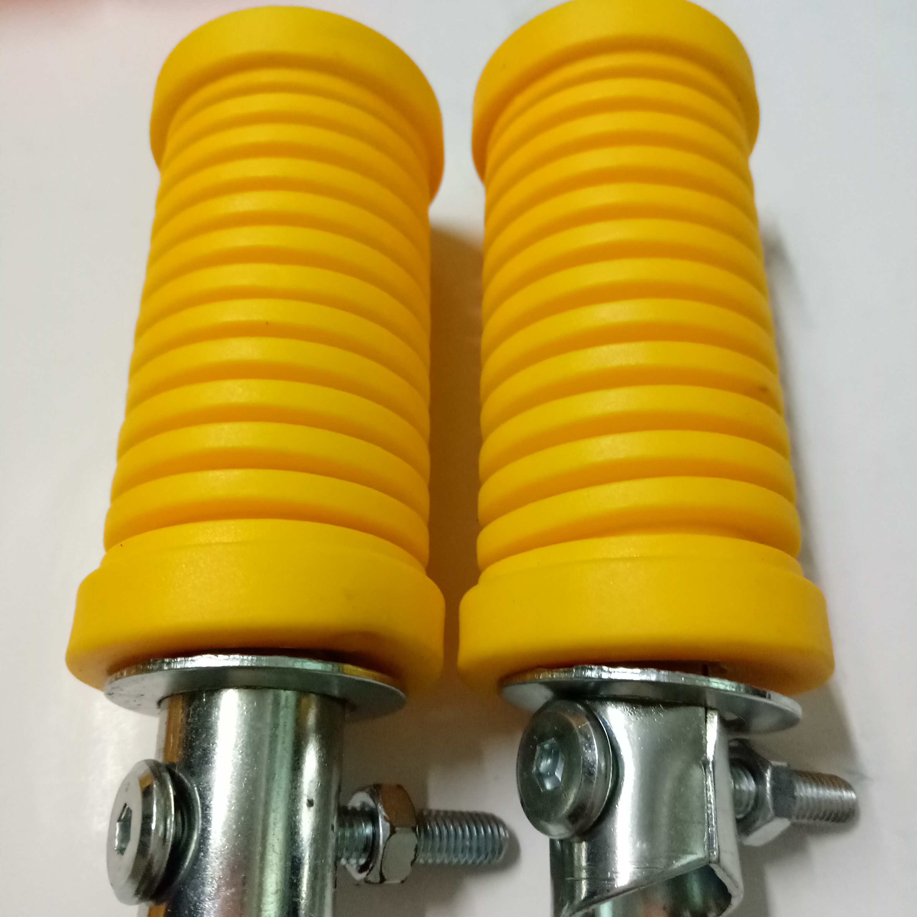 Bộ gác chân trước và sau màu vàng cho xe số