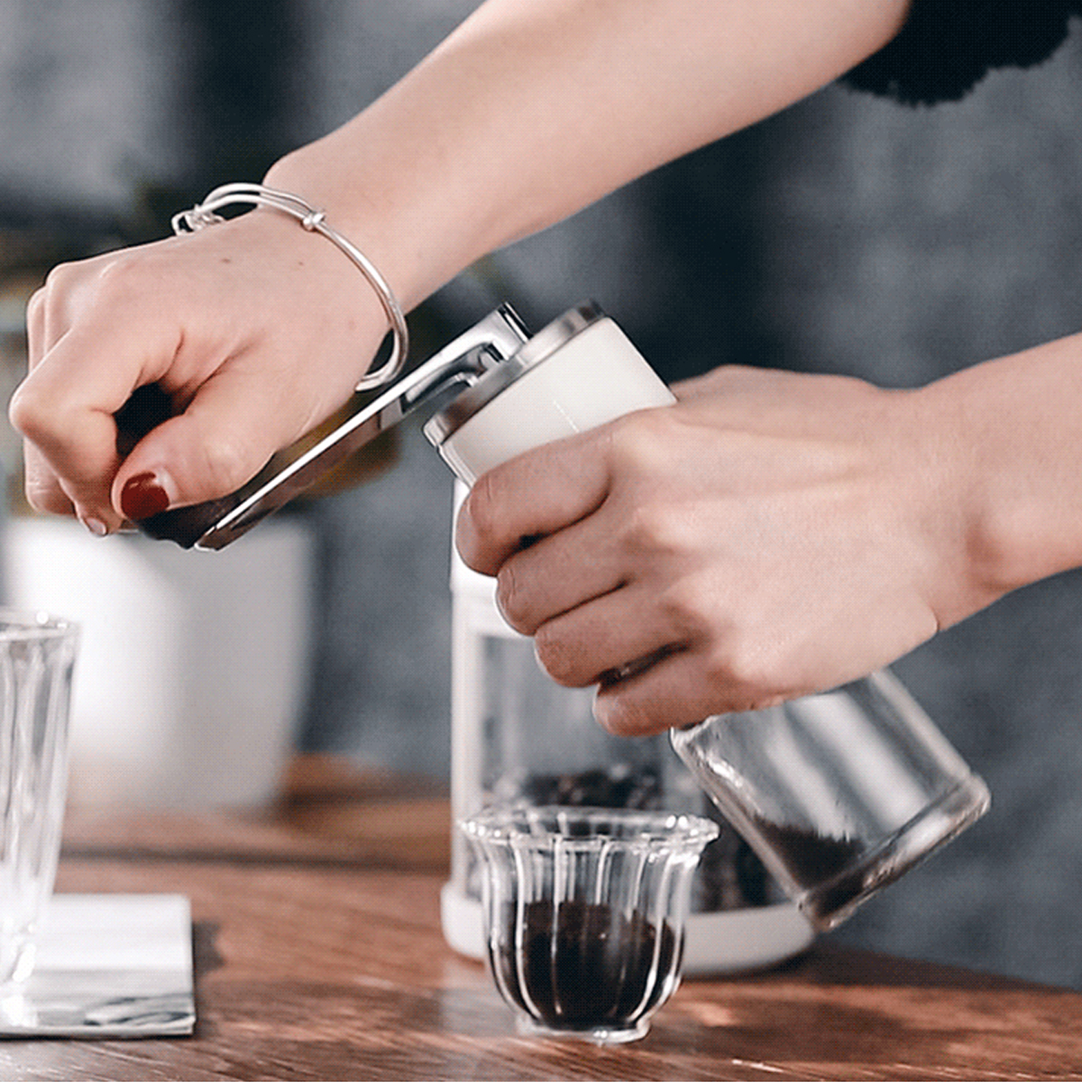 Máy xay cà phê mini cầm tay cao cấp (GA18) | Cối xay hạt cafe bằng tay với lõi nghiền bằng gốm cao cấp bền bỉ | Dụng cụ xay cafe cầm tay