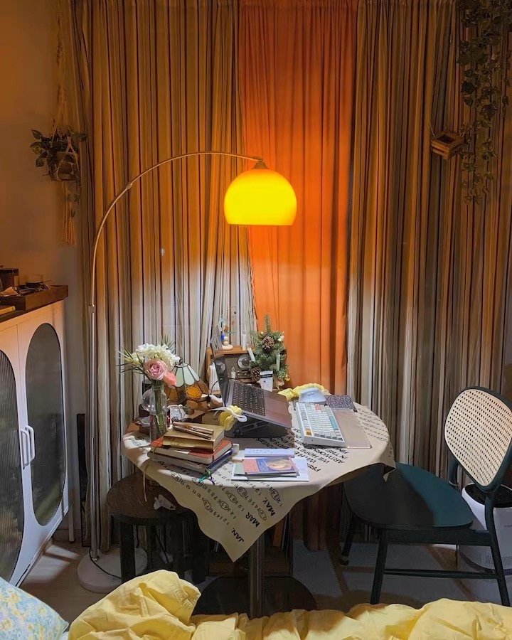 Đèn cây đứng phòng khách, phòng làm việc góc đọc sách hiện đại dáng bow cong DCLA012