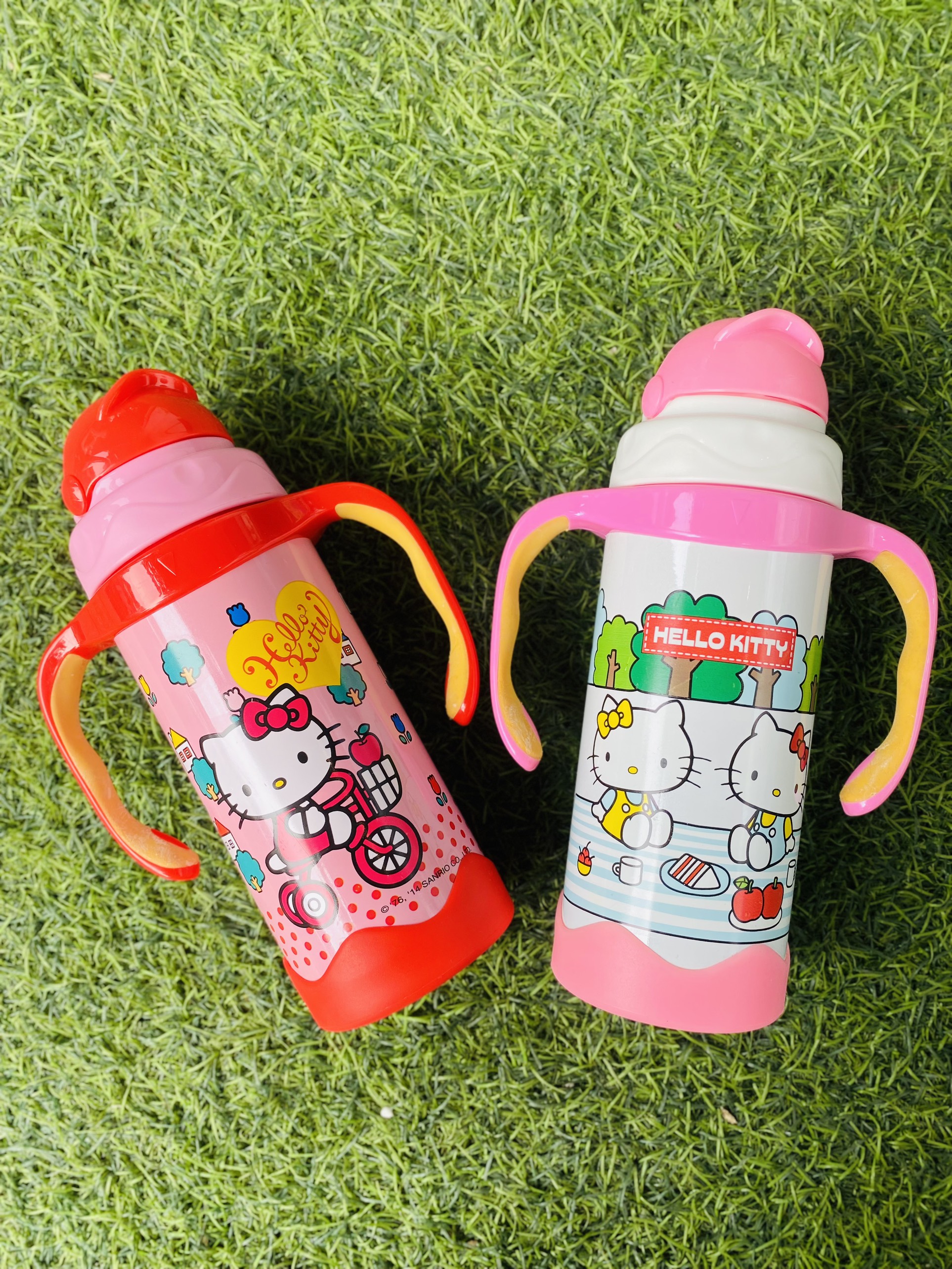 Bình nước giữ nhiệt có 2 quai cầm và ống hút hình Mèo Kitty cho trẻ em, bé gái - - KT3605