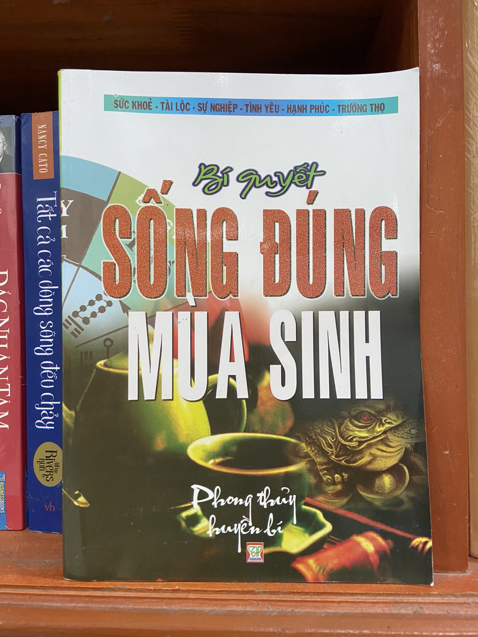 Sách - Bí Quyết Sống Đúng Mùa Sinh