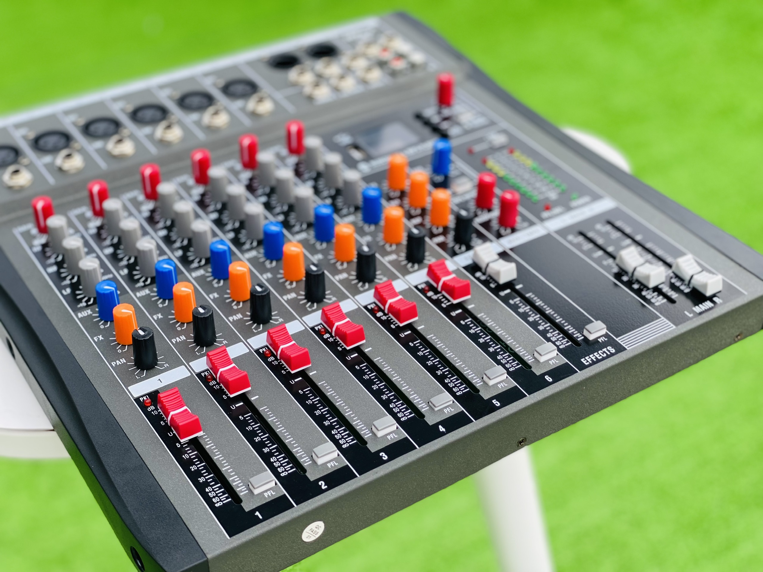 Mixer MTMAX KT6 Cao Cấp Với 6 Đường Line Chuyên Nâng Cấp Loa Kéo, Dàn Karaoke, Sân Khấu, Hội Nghị, Bữa Tiệc Tặng Dây Canon Ra Hoa Sen, Hàng Chính Hãng