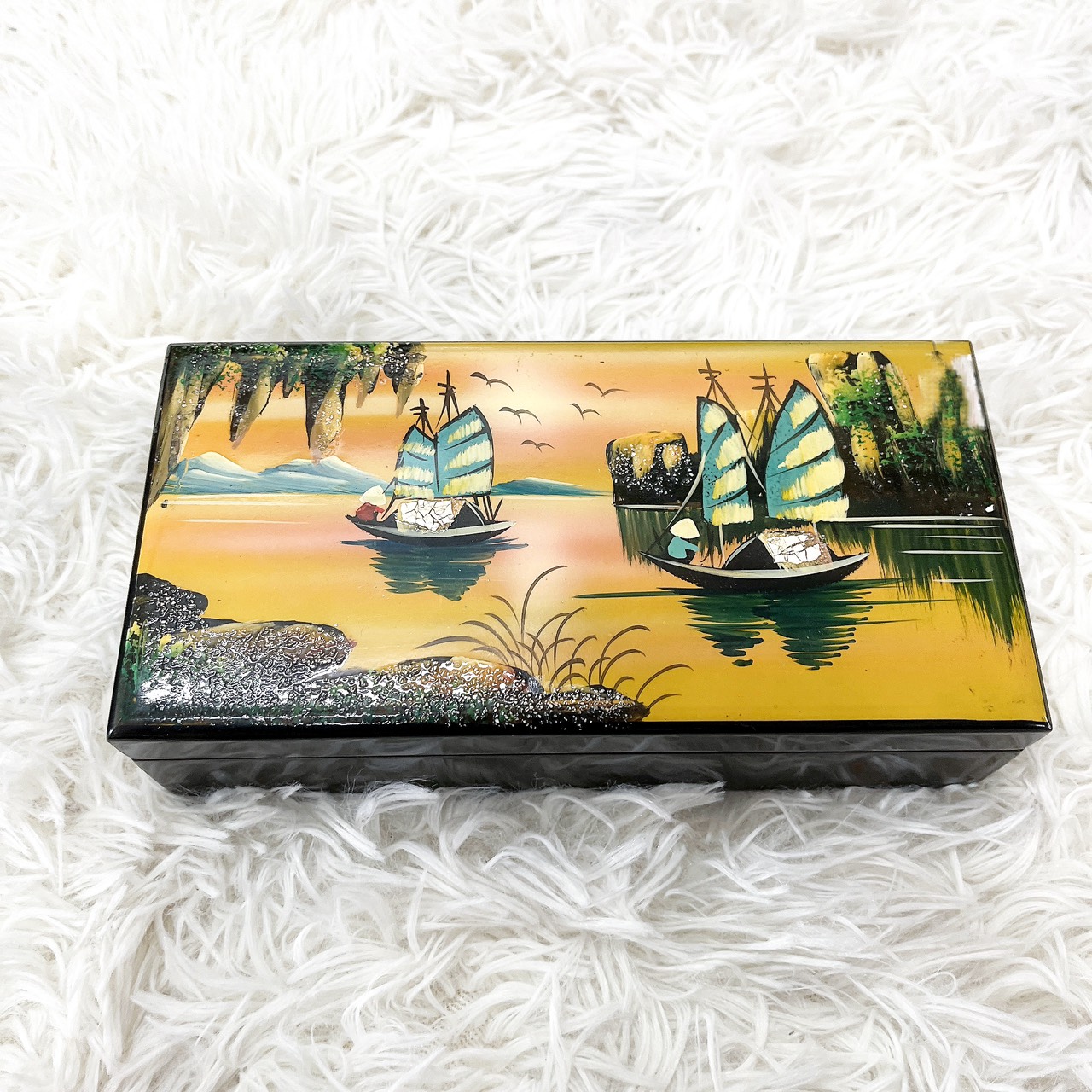 Hộp trang sức sơn mài vẽ màu lót nhung bên trong sang trọng size 10x20 cm