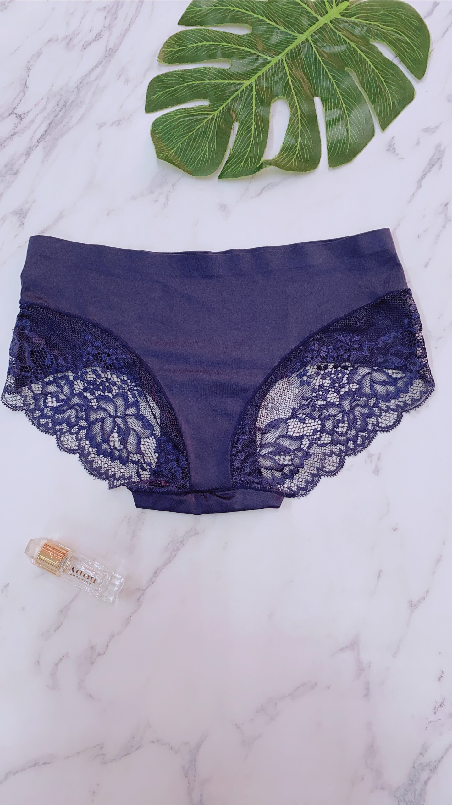 Quần lót ren không đường may BARE B1030092