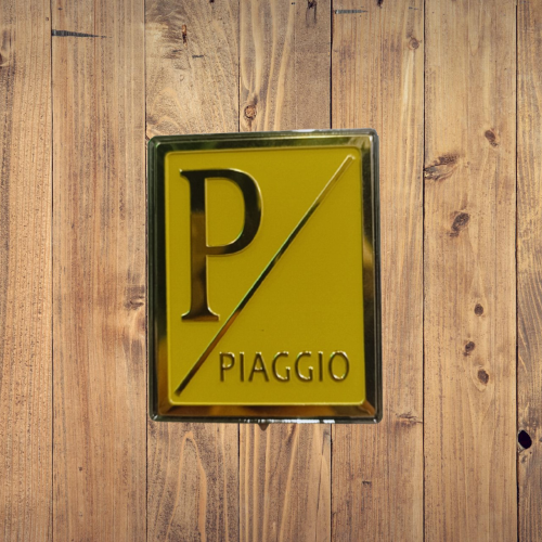 Logo dành cho xe Piaggio - Chữ P vàng nền vàng - 8832z.
