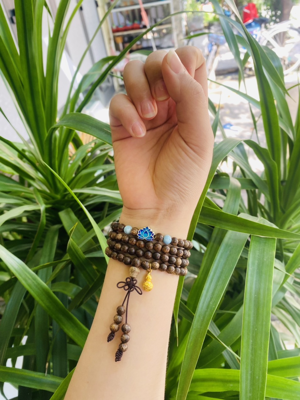 Vòng tay Trầm Hương mix charm, đá phong thủy