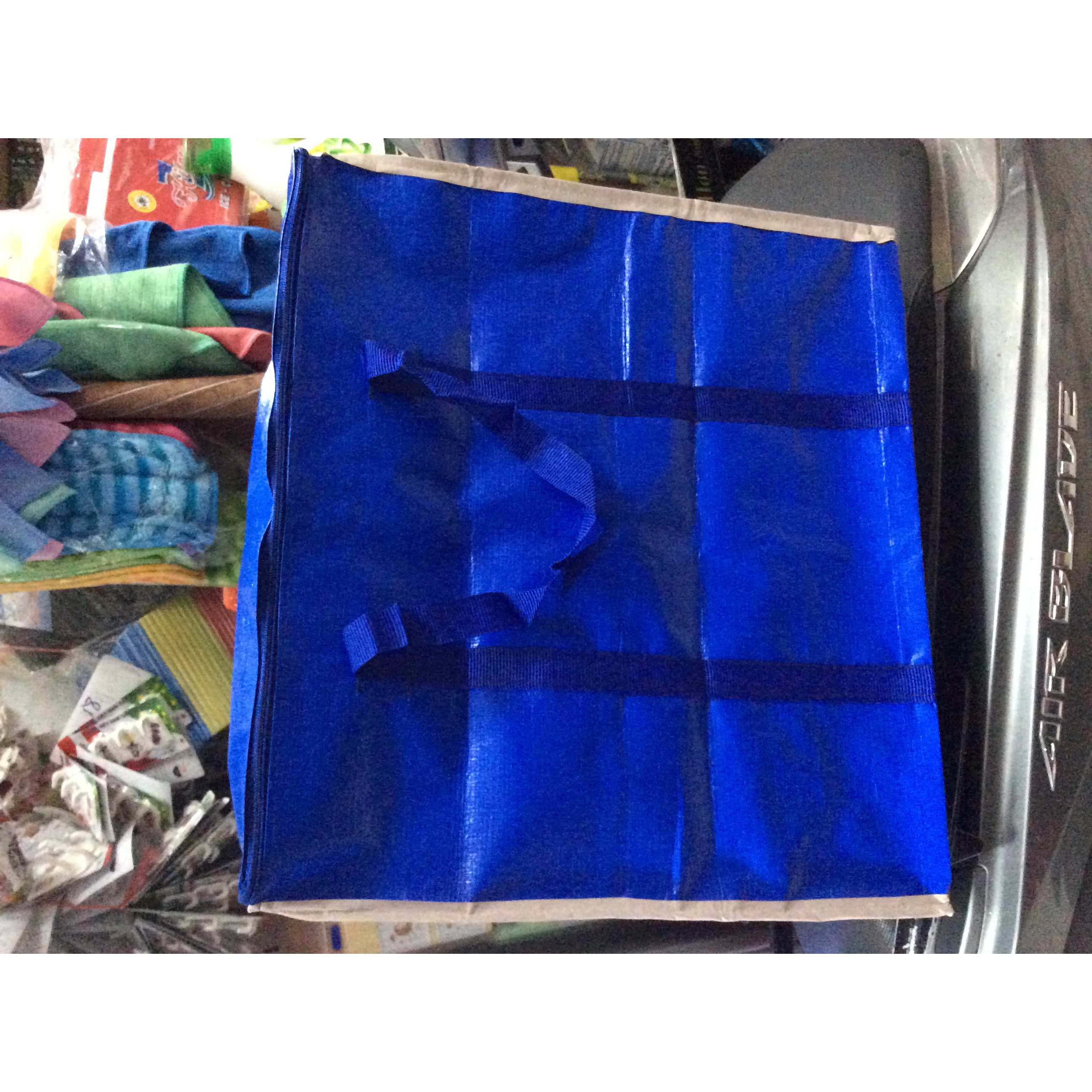 Giỏ bằng bạt xanh