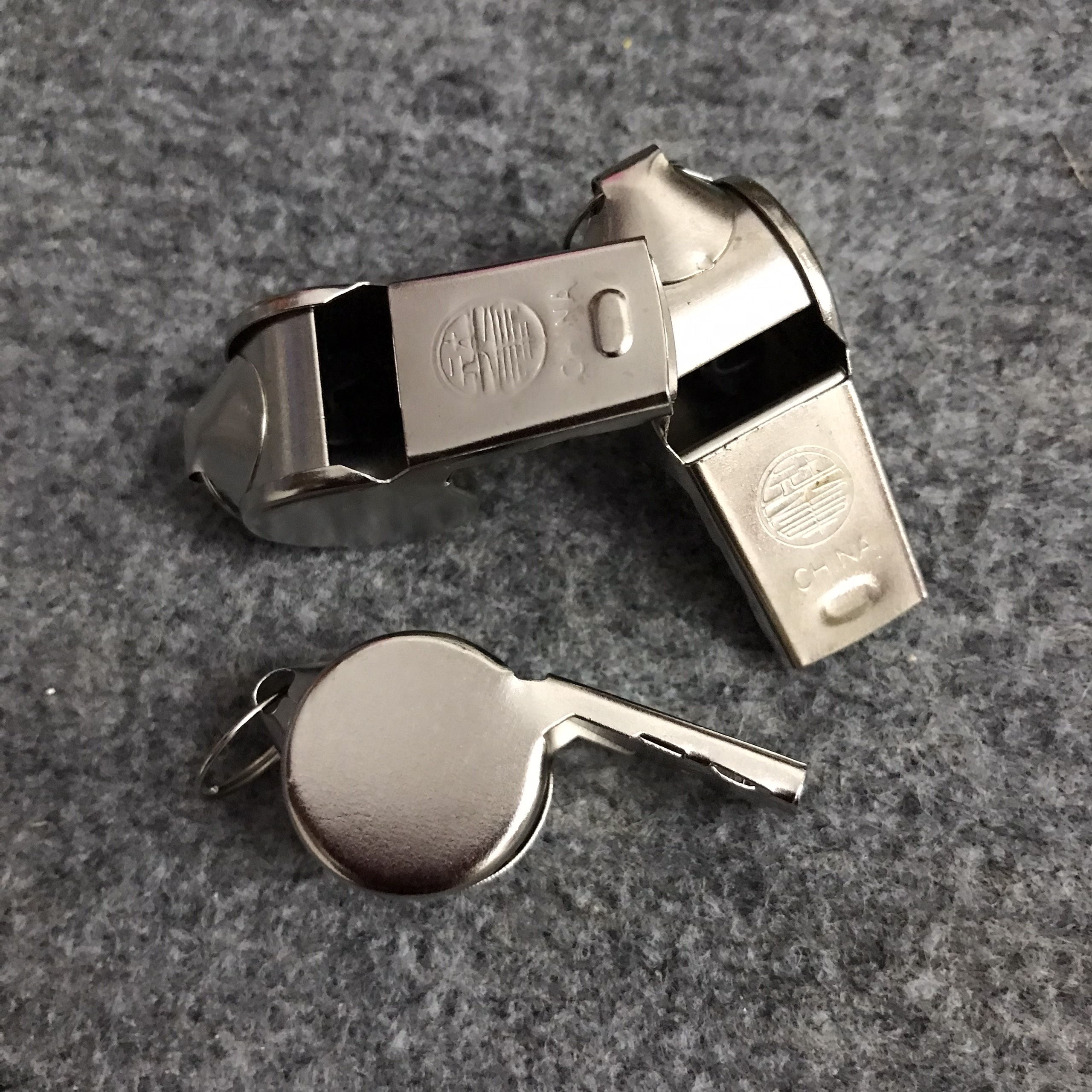 Còi sắt thể thao cao cấp