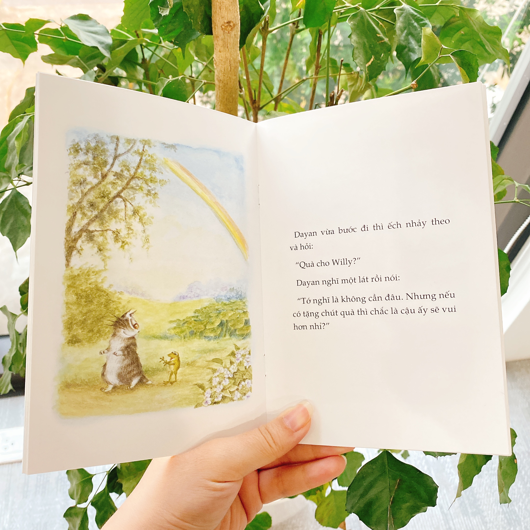 BỮA TIỆC NGÀY THỨ NĂM MƯA - Loạt truyện Mèo Dayan - Sách cho bé từ 4 tuổi