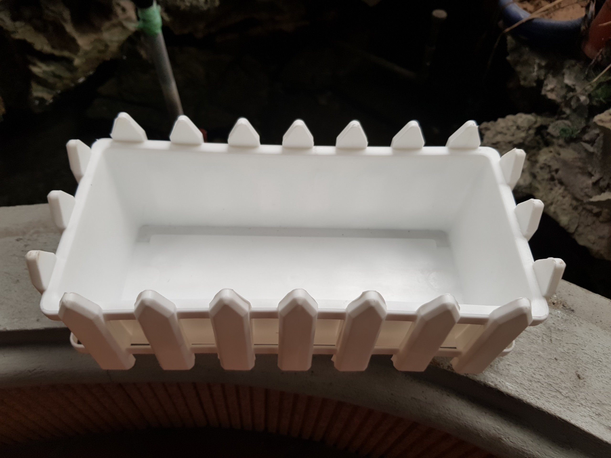 5 Chậu Hàng Rào Trang Trí Màu Trắng Kích Thước 30x14x11cm