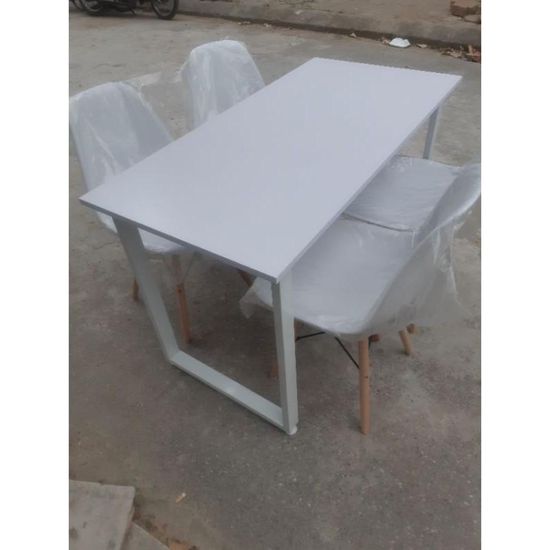 Bộ Bàn Ăn 4 ghế Eames Phong Cách Trẻ Trung