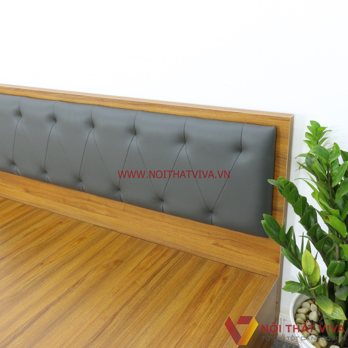 Giường Ngủ Gỗ MDF Melamine Màu Vàng Vân Gỗ Có Đầu Nệm Đen Đẹp Hiện Đại