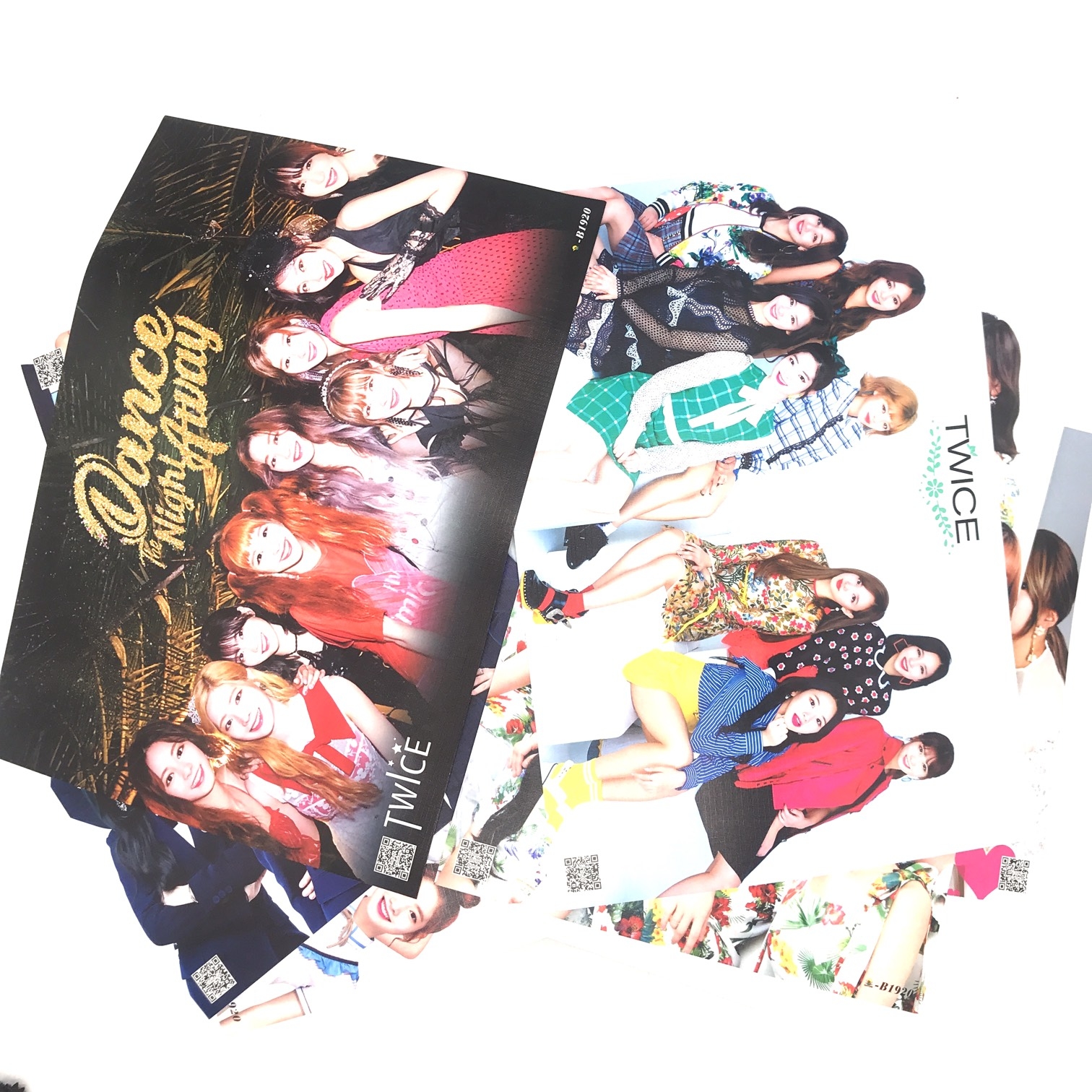 Set 8 ảnh treo tường TWICE a3