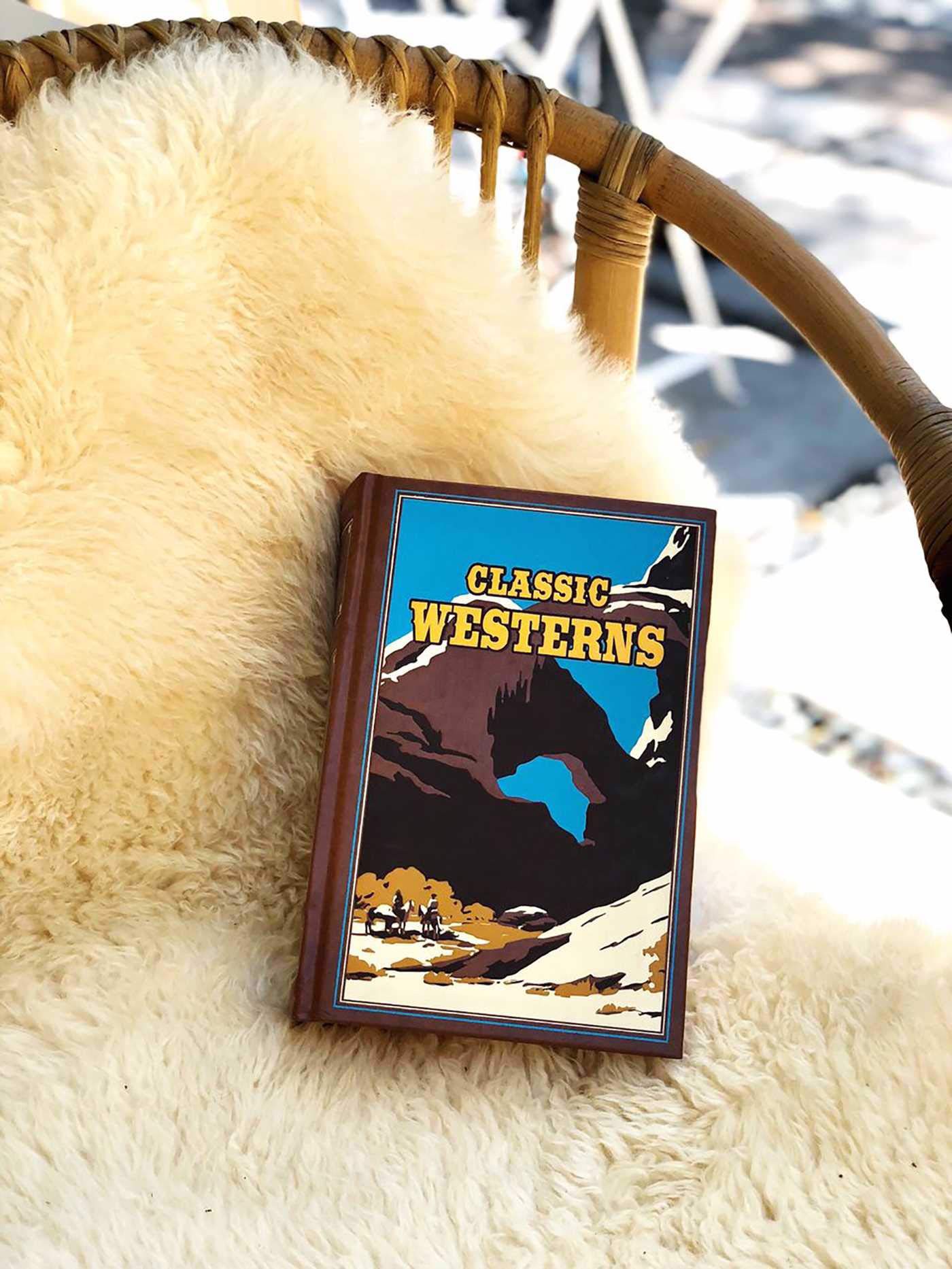 Artbook - Sách Tiếng Anh - Classic Westerns