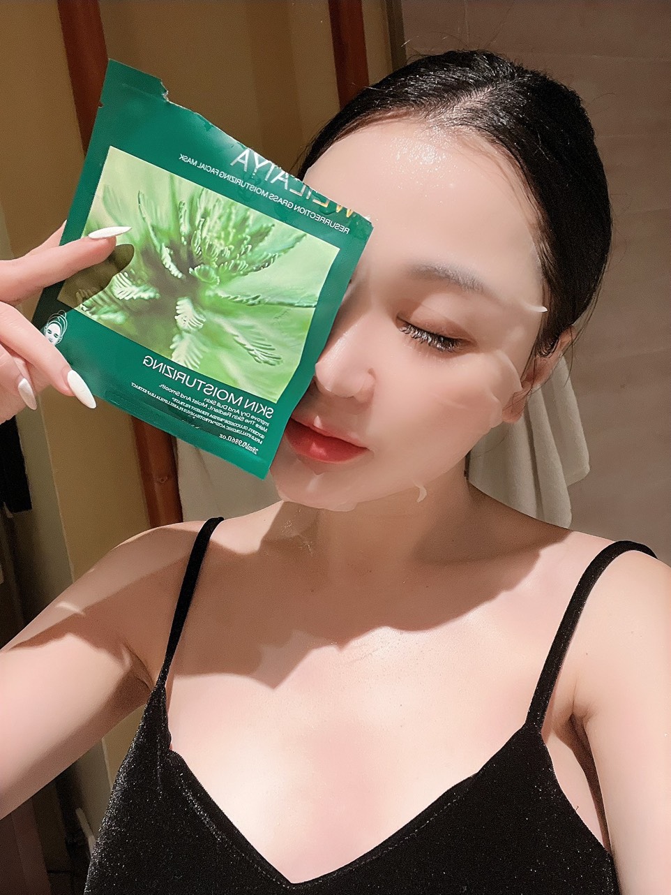 Mặt nạ tái sinh cỏ vạn năm Weilaiya - Weilaiya Resurrection Grass Moisturizing Facial Mask - 5 miếng
