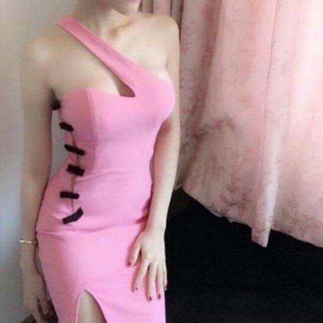 Đầm body sexy lệch vai