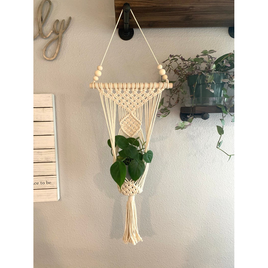 Giỏ treo Hoa, Cây Cảnh Trang Trí Treo Tường Tết Dây Thủ Công Macrame kết hợp hạt gỗ tròn xinh xắn. Trang trí nhà cửa, quán cafe, homestay. GH175