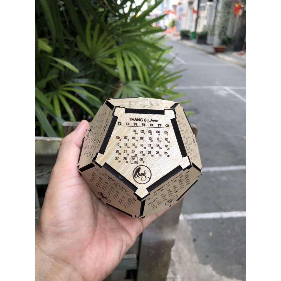 Trái Lịch Ngũ Giác - 12 Tháng Thư Pháp