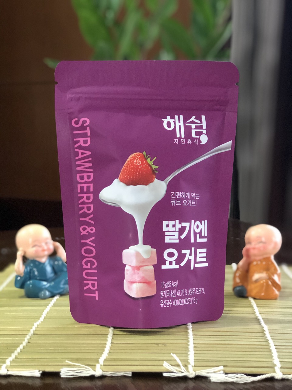 Sữa chua sấy lạnh Haeswim Hàn Quốc vị dâu cho bé từ  7 tháng tuổi