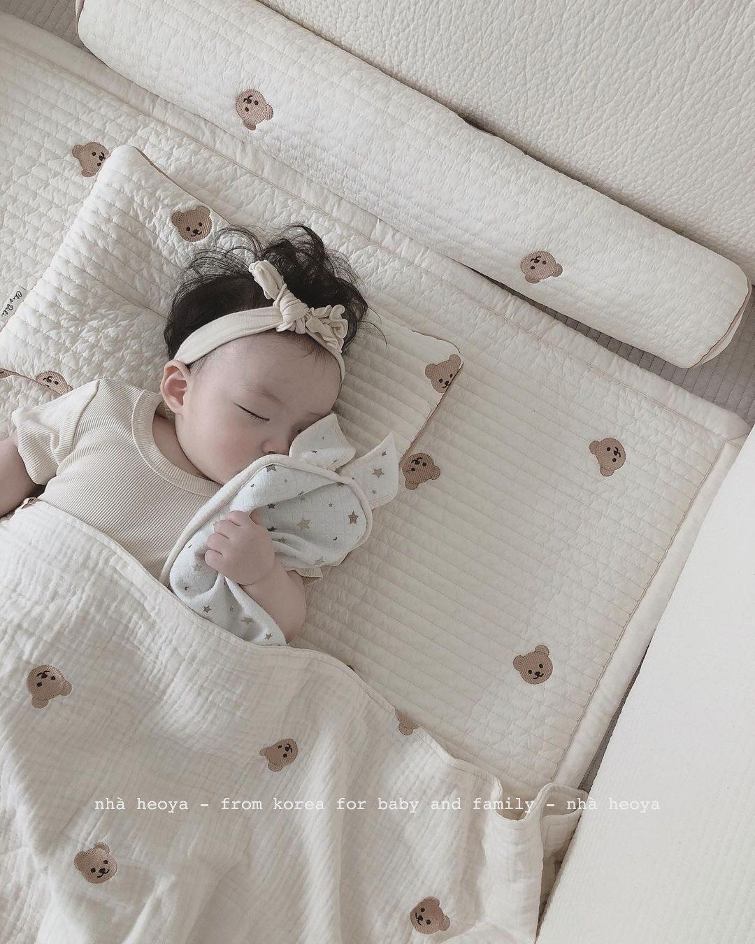ĐỒ PHÒNG NGỦ CHĂN XÔ CHĂN LÔNG TUYẾT GỐI MỎNG GỐI ÔM QUILTING THÊU GẤU CHO BÉ CHEZBEBE HÀN QUỐC